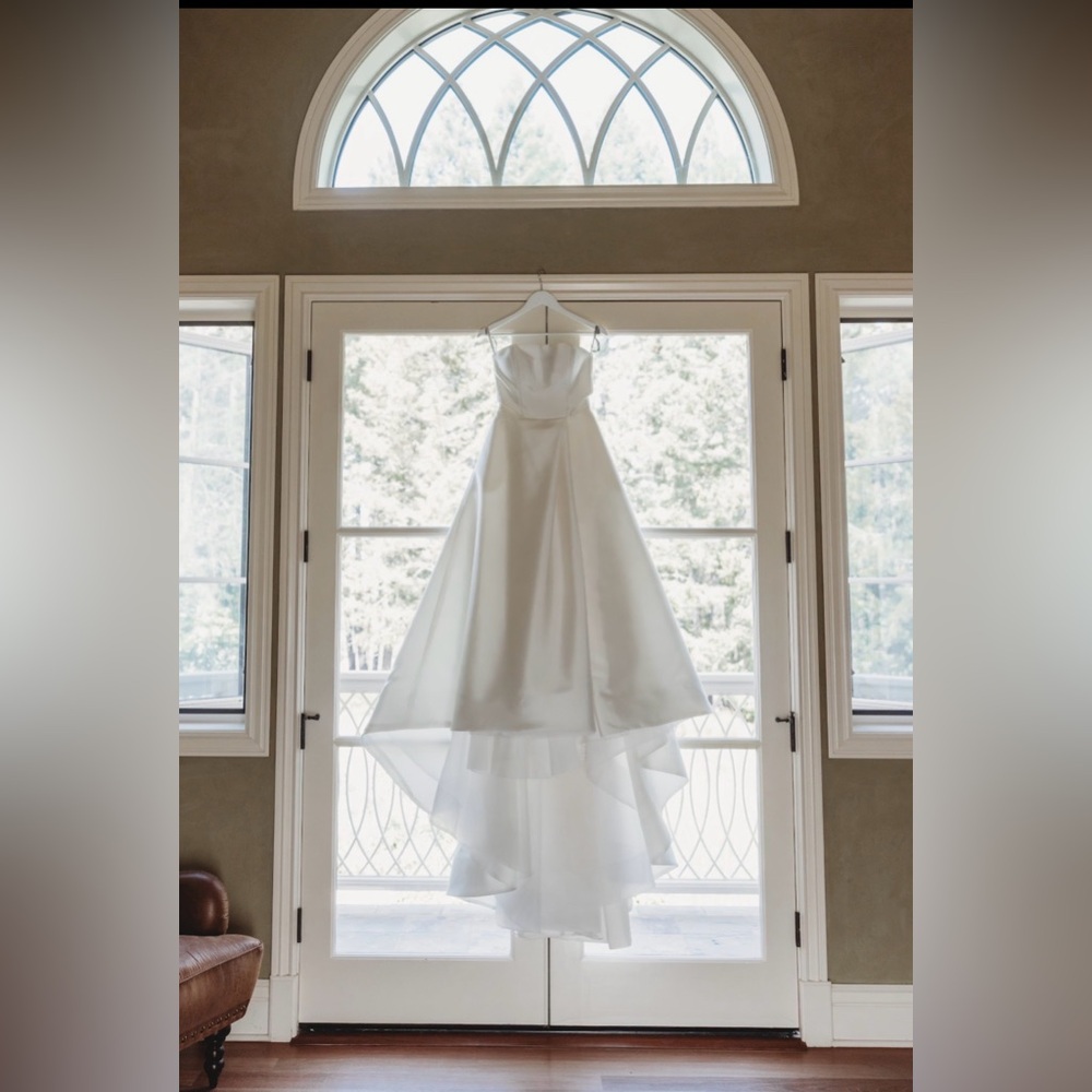 Monique Lhuillier White Wedding Dress Bliss BL20119 (2022)